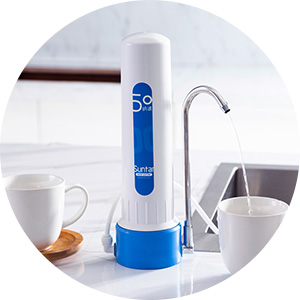 凈水機(jī)，有的凈水機(jī)使用的是黑金膜（石墨烯膜），有的是陶瓷膜供用戶(hù)選擇。